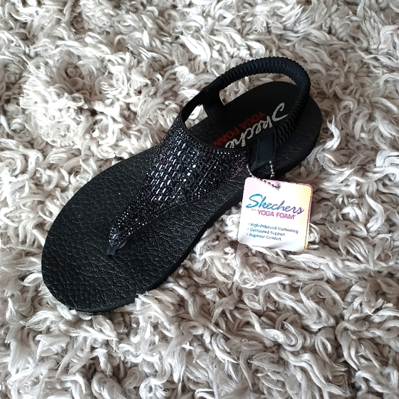 Skechers Yoga Foam Sandals - Picture 4 of 15